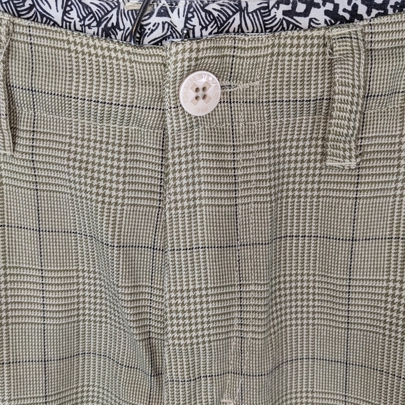 Men's QUICKSILVER Plaid Shorts - Picture 3 of 10